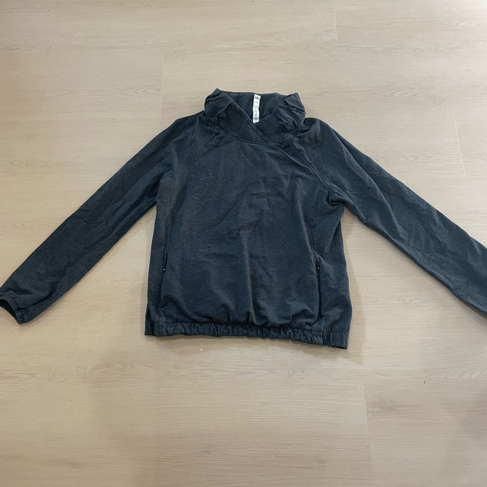 🌟 Lululemon Athletica Cowl-Neck Sweatshirt – Heather Gray – Size 8